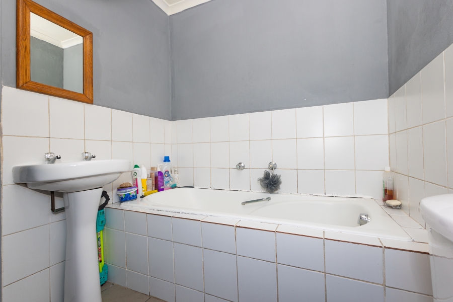 2 Bedroom Property for Sale in Belmont Park Western Cape